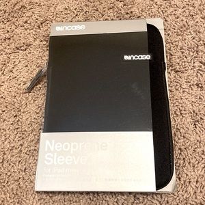 NWT Black Incase Neoprene iPad Mini Sleeve